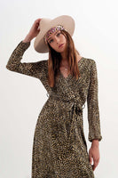 Q2 - Original Long Sleeve Wrap Front Chiffon Dress With Belt in Shiny Print